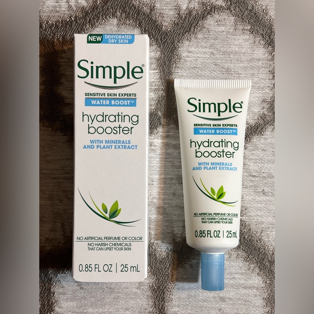 Simple Hydrating Booster Minerals and Plant Extract Sensitive Dry Skin